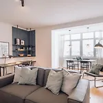 Herbert - 2 Bedrooms And Balcony In Areeiro *