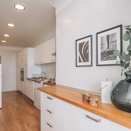 Herbert - 2 Bedrooms And Balcony In Areeiro ליסבון