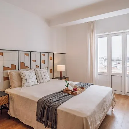 Herbert - 2 Bedrooms And Balcony In Areeiro