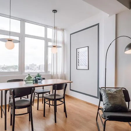 Herbert - 2 Bedrooms And Balcony In Areeiro ליסבון