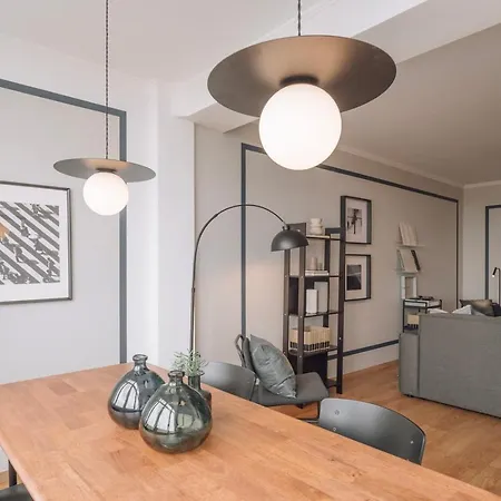 Herbert - 2 Bedrooms And Balcony In Areeiro *