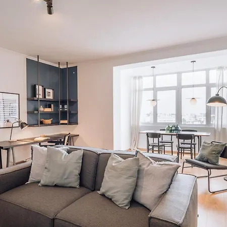 Herbert - 2 Bedrooms And Balcony In Areeiro *